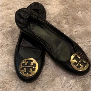 Tory Burch logo ballet flat